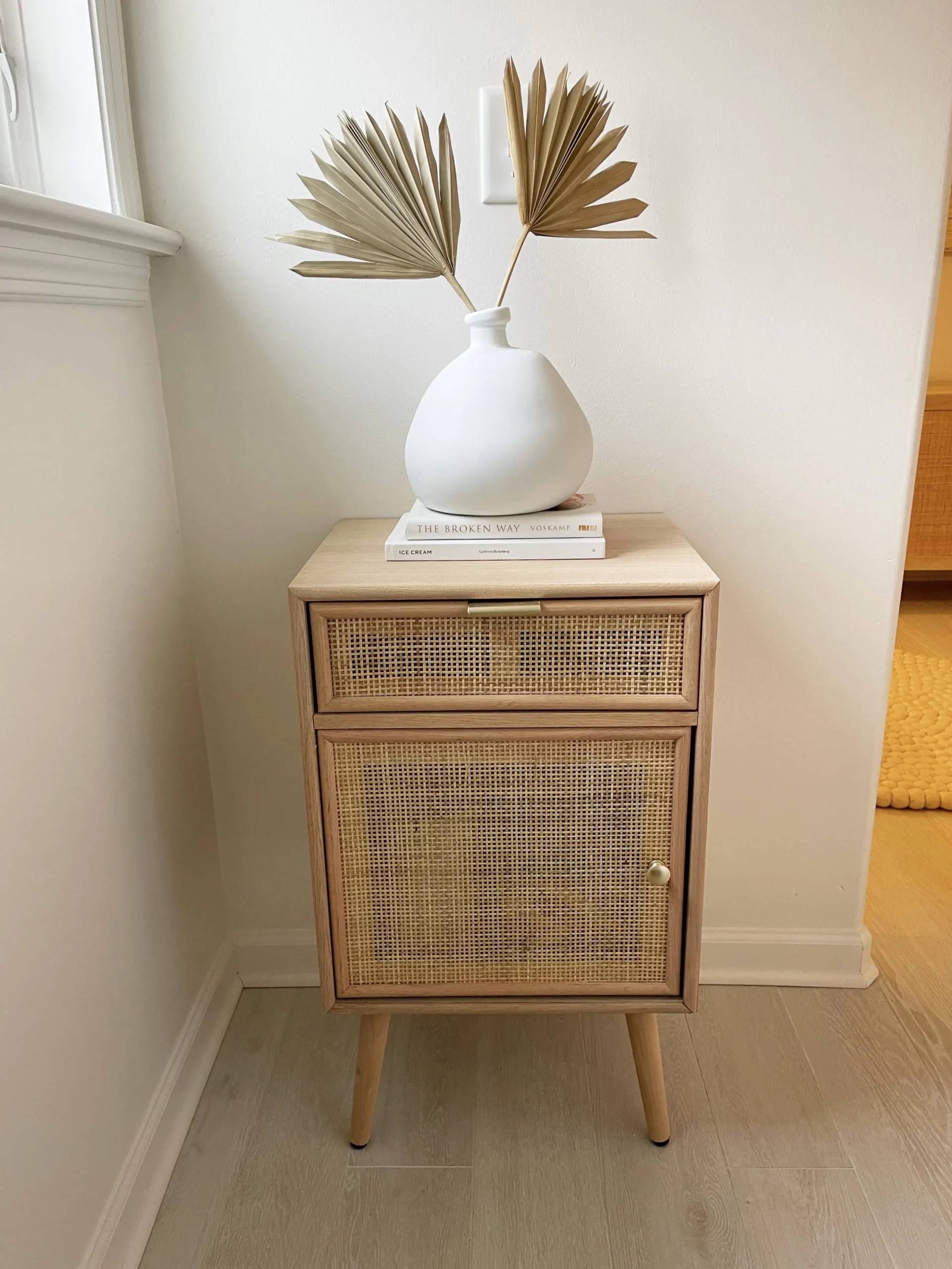 master bath meadowcross - sidetable